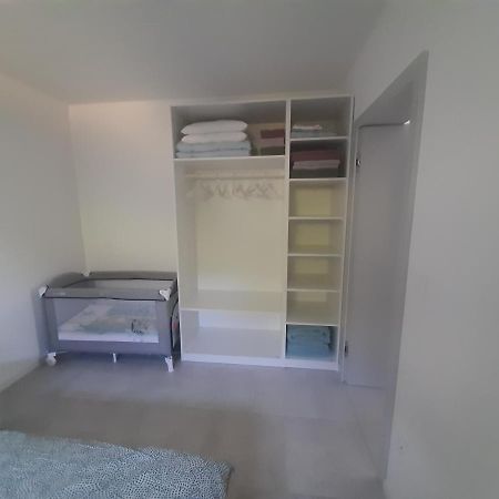 Green Bee Apartment Лесце Екстериор снимка