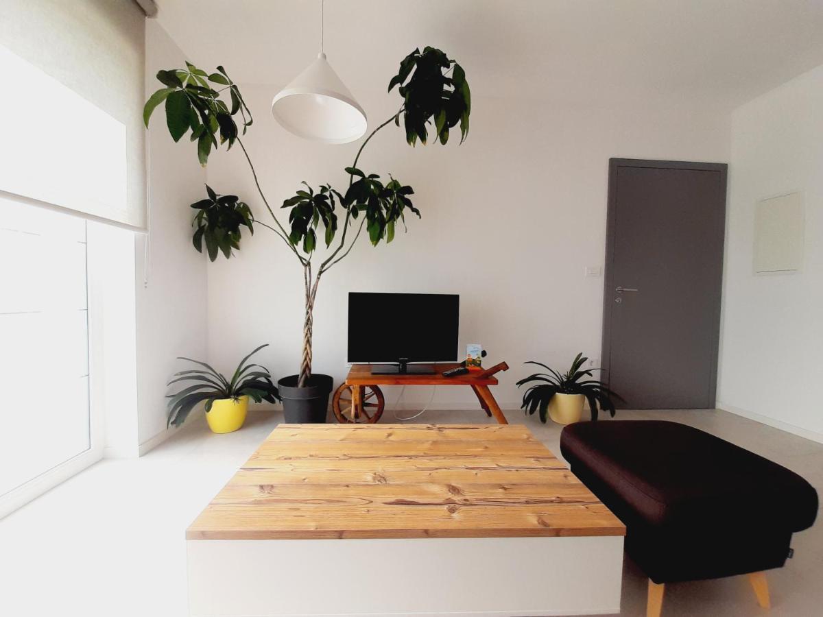 Green Bee Apartment Лесце Екстериор снимка
