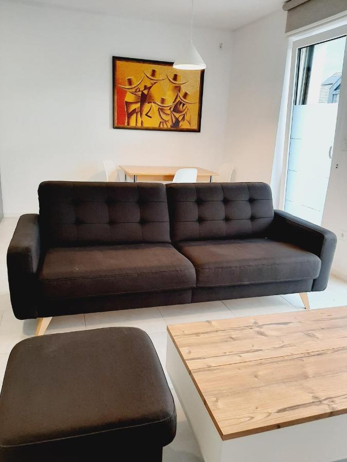 Green Bee Apartment Лесце Екстериор снимка